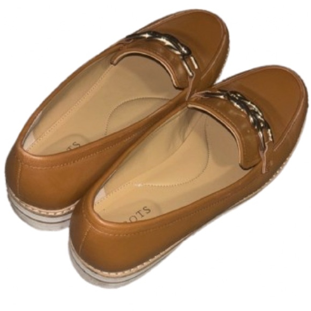 Talbots Tan Leather Loafers – Size 7.5 Gold Chain Accent